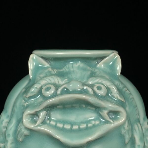 Song Dynasty Longquan kiln powder green glaze animal face jar - Image 4