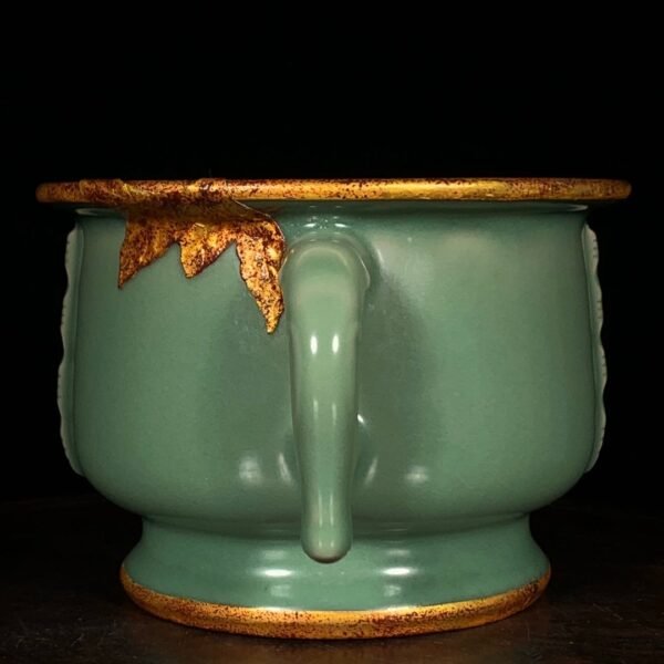 Song Dynasty Longquan Kiln plum green glaze double-eared stove - Image 5