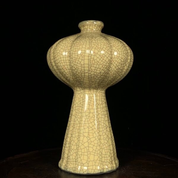 Song Geyao melon-shaped bottle