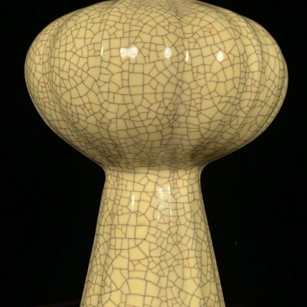 Song Geyao melon-shaped bottle - Image 9
