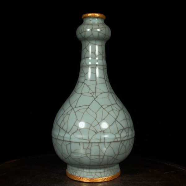 ong Dynasty official kiln garlic bottle - Image 6