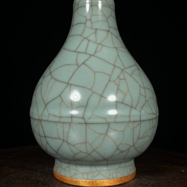ong Dynasty official kiln garlic bottle - Image 8
