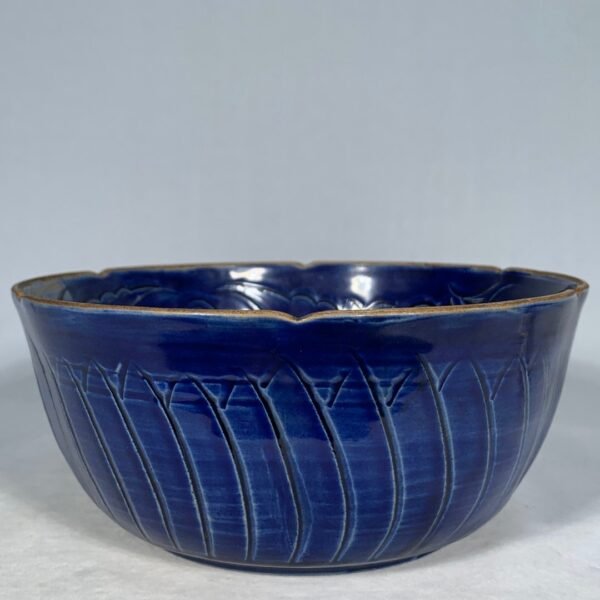 Song Ding kiln blue glaze carved flower pattern sunflower bowl