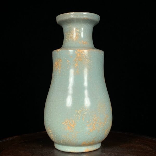 Song Ru kiln ice crack plate mouth bottle