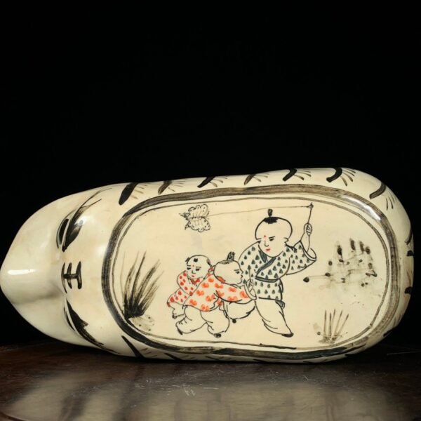 Song Dynasty Cizhou Kiln painted baby playing tiger-shaped pillow - Image 2