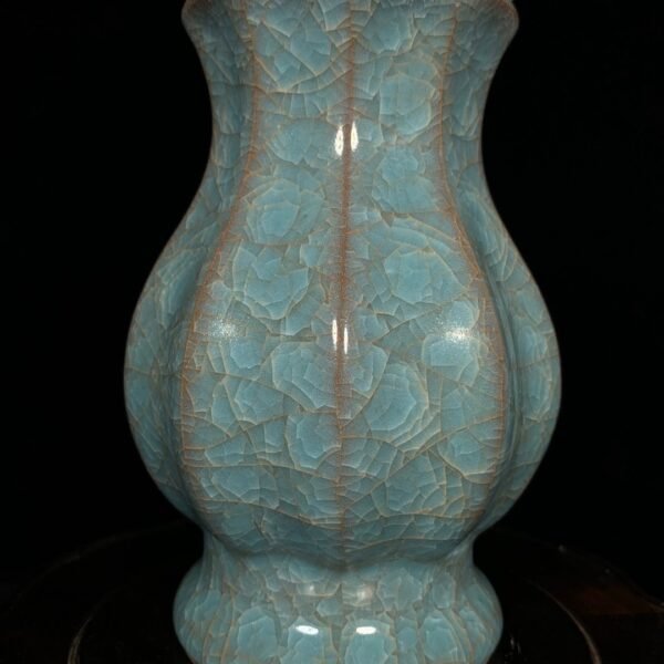 Song Dynasty official kiln ice crack double ear bottle - Image 3