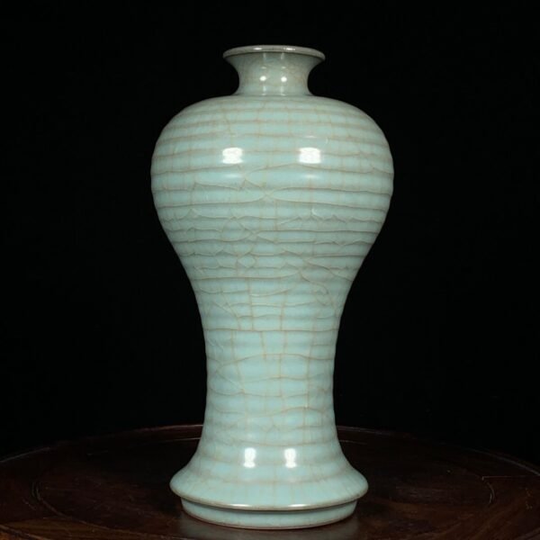 Song Dynasty official kiln string pattern plum vase - Image 2