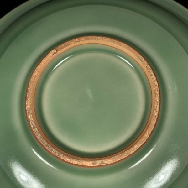 Song Dynasty Longquan Kiln plum green glaze fish pattern folded edge plate - Image 8