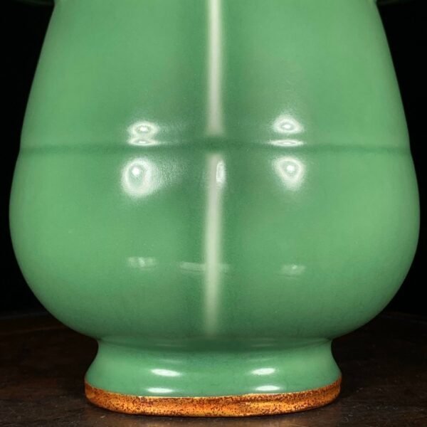 Song Dynasty Longquan kiln plum green glaze mouth-opening jar - Image 4