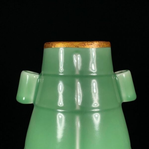 Song Dynasty Longquan kiln plum green glaze mouth-opening jar - Image 9