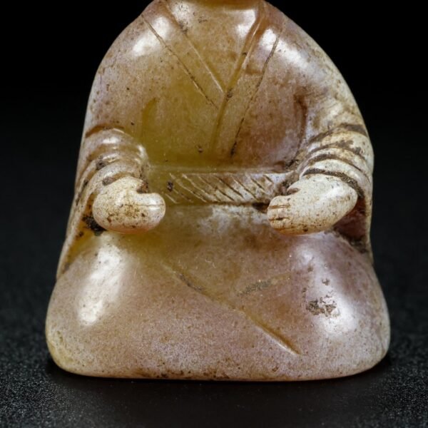 Jade figurine made from Hetian mountain materials. The jade is rigid and the carving is sharp - Image 3