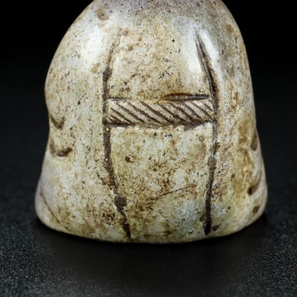 Jade figurine made from Hetian mountain materials. The jade is rigid and the carving is sharp - Image 4