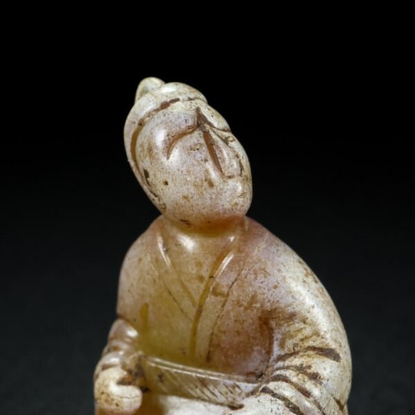 Jade figurine made from Hetian mountain materials. The jade is rigid and the carving is sharp - Image 5