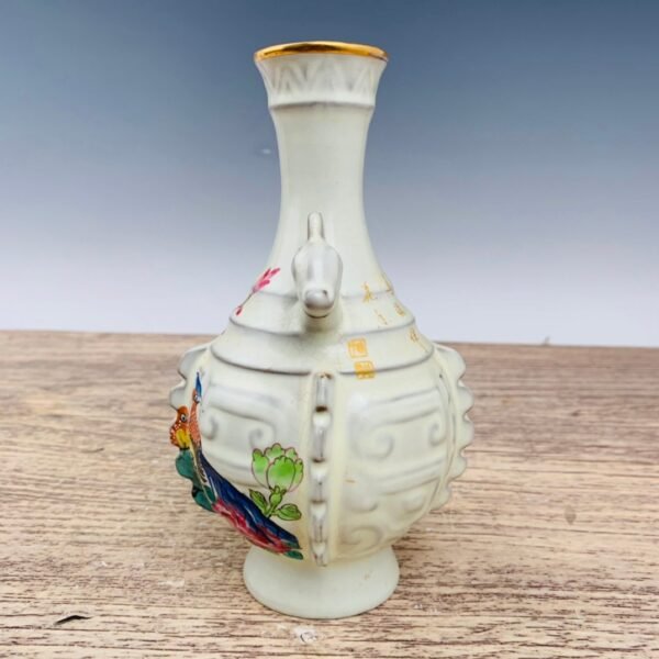 Ru porcelain gold painted powder halberd urn - Image 3