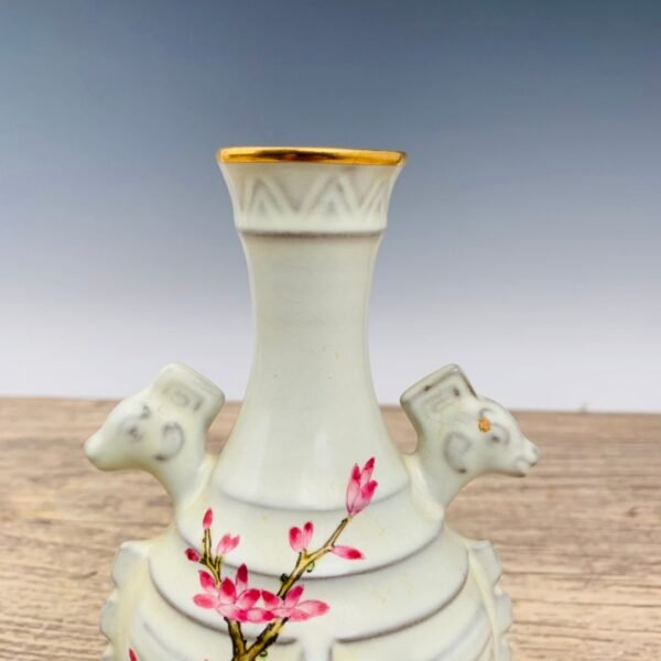 Ru porcelain gold painted powder halberd urn - Image 5