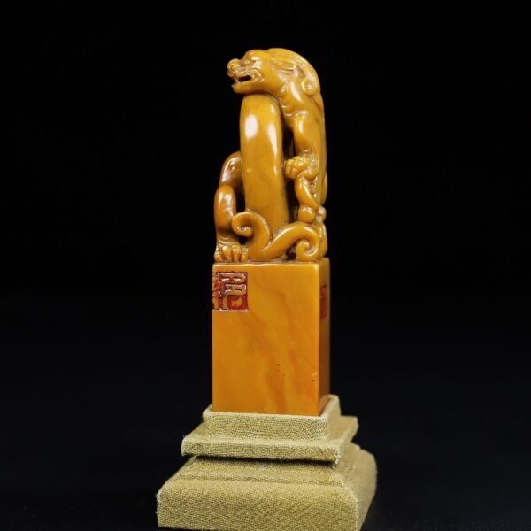 Old collection of wooden box Shoushan stone dragon button seal - Image 7