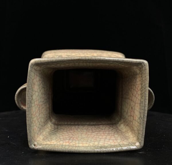 Song Dynasty Geyao Guaner bottle - Image 3