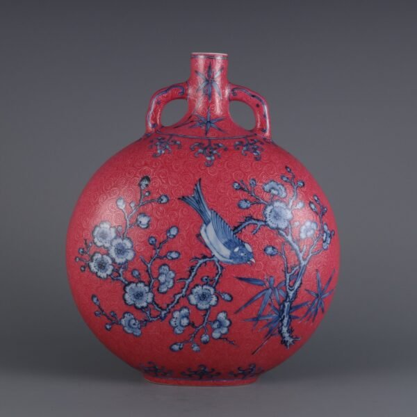 Qianlong period of the Qing Dynasty red ground with phoenix grass flower-and-bird flat vase