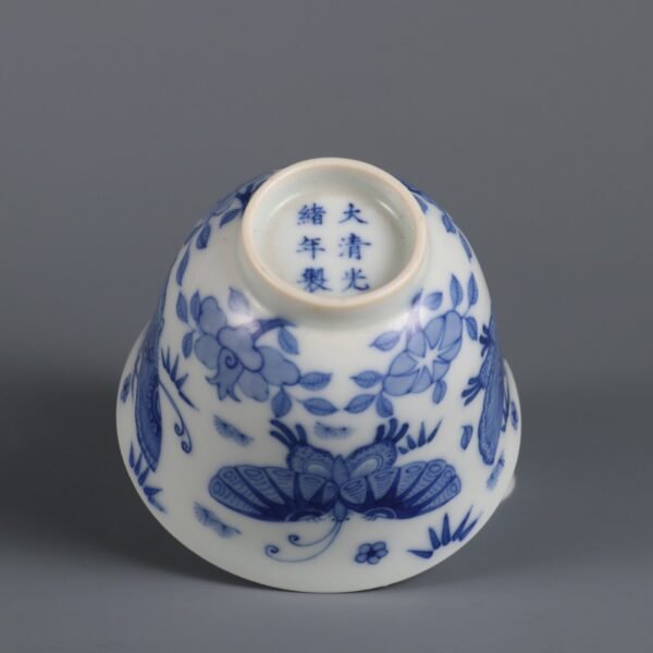 cups with butterfly patterns made in the Guangxu period of the Qing Dynasty - Image 9