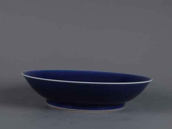 Qing Dynasty Qianlong period blue glaze appreciation plate - Image 7