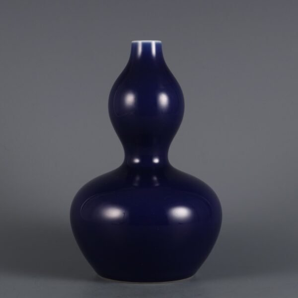 Qing Dynasty Qianlong period blue glaze gourd bottle - Image 2