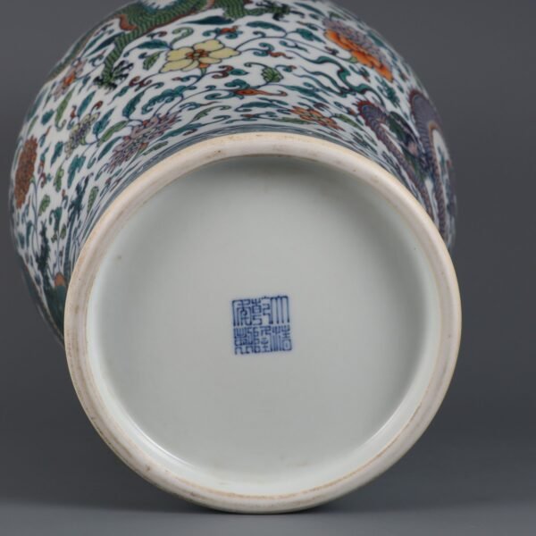 vase with doucai winding dragon pattern made in the Qianlong period of the Qing Dynasty - Image 8