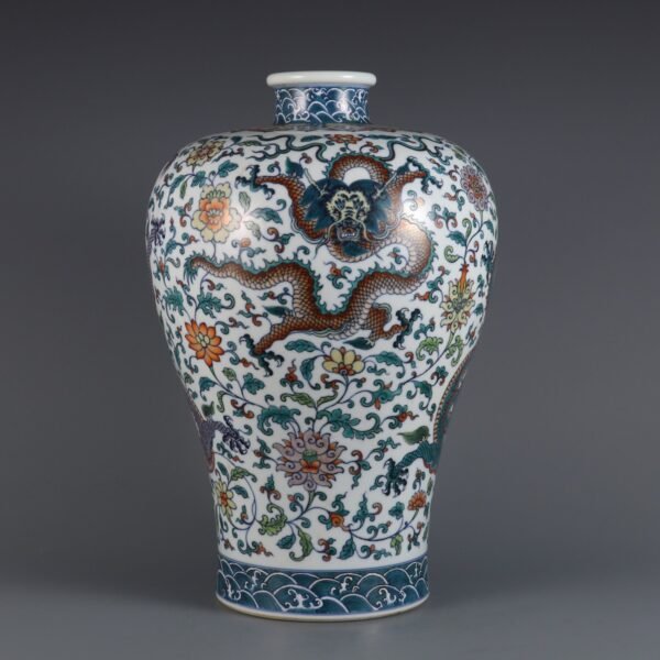 vase with doucai winding dragon pattern made in the Qianlong period of the Qing Dynasty