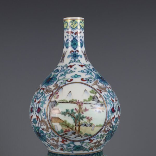 Qing Dynasty Qianlong period blue and white gold-painted flower and bird figure gourd bottle - Image 3