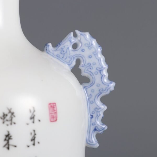 Qing Dynasty Qianlong period enameled butterfly love pattern double-handled vase - Image 4