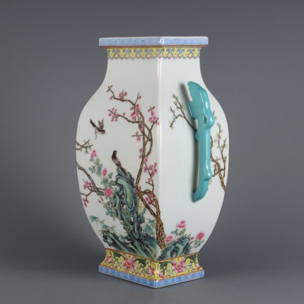 Qing Dynasty Qianlong period pink enamel live and work two-handled square vase - Image 4