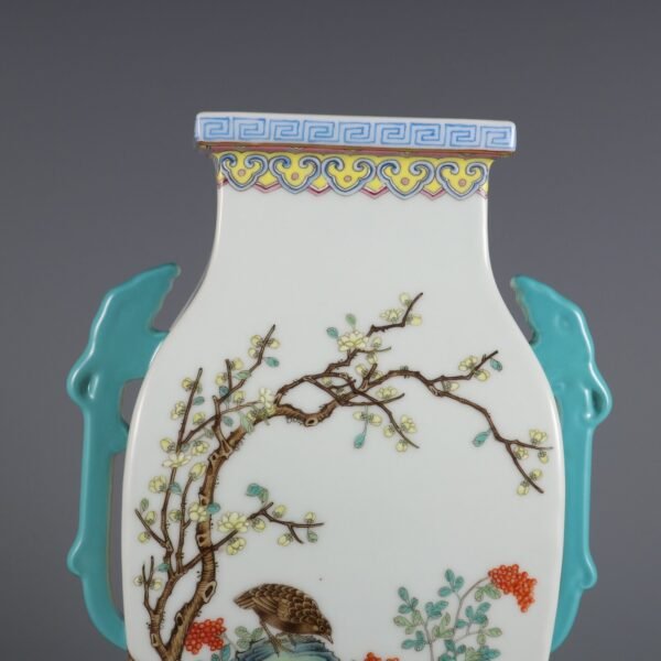 Qing Dynasty Qianlong period pink enamel live and work two-handled square vase - Image 6