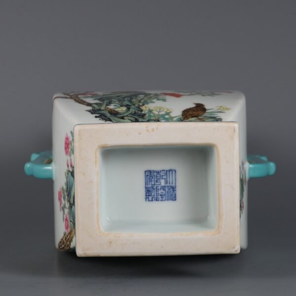 Qing Dynasty Qianlong period pink enamel live and work two-handled square vase - Image 8