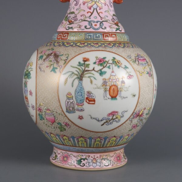 vase with a gilded made in the Qianlong period of the Qing Dynasty - Image 8