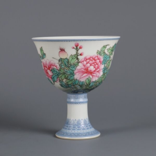 Qing Dynasty Qianlong period enameled peony pattern high-foot cup