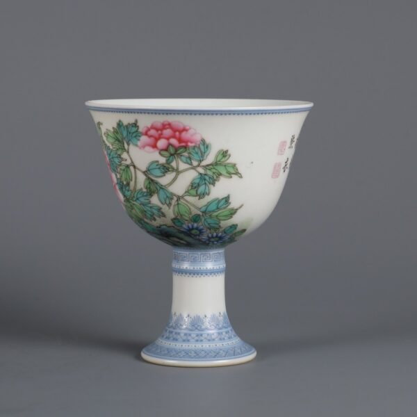 Qing Dynasty Qianlong period enameled peony pattern high-foot cup - Image 2
