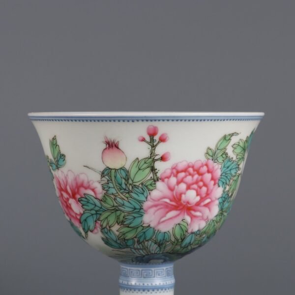 Qing Dynasty Qianlong period enameled peony pattern high-foot cup - Image 6