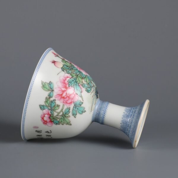 Qing Dynasty Qianlong period enameled peony pattern high-foot cup - Image 8