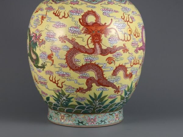 Large vase with yellow ground and double dragon handles in pastel-colored cloud and dragon patterns - Image 6