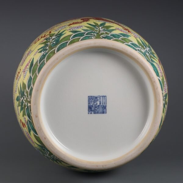 Large vase with yellow ground and double dragon handles in pastel-colored cloud and dragon patterns - Image 7