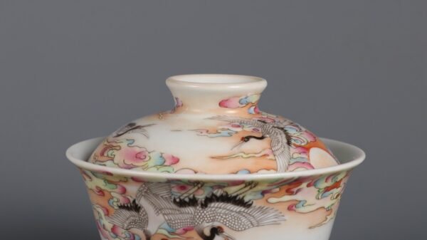 Qing Dynasty Qianlong period pink enamel auspicious cloud crane pattern covered bowl - Image 4