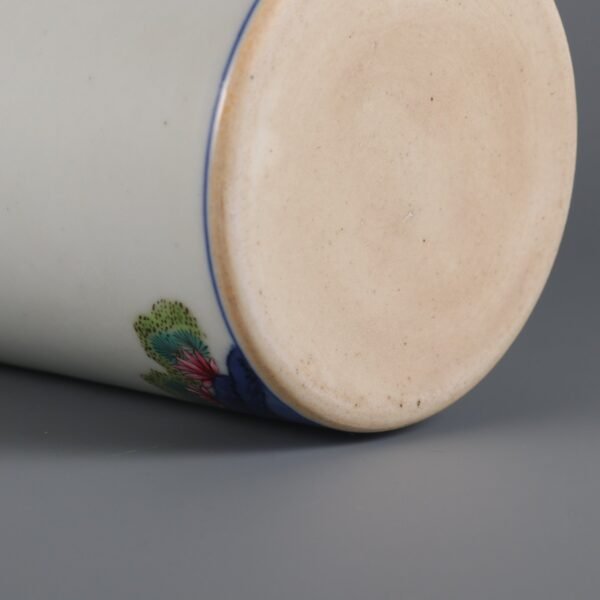 Qing Dynasty Yongzheng period blue and white painted bow-shaped image leg vase - Image 6