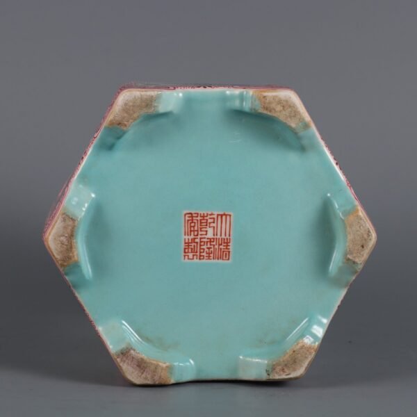 Qing Dynasty Qianlong Period Famille Rose Window Landscape Figure Story Hexagonal Brush Holder - Image 9