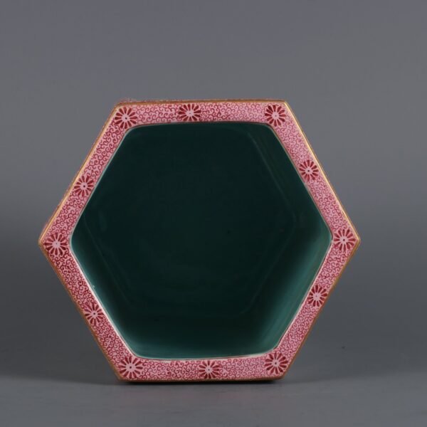 Qing Dynasty Qianlong Period Famille Rose Window Landscape Figure Story Hexagonal Brush Holder - Image 7