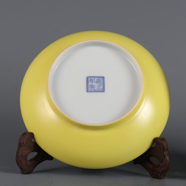 four seasons flower small plates made in the Yongzheng period of the Qing Dynasty - Image 3