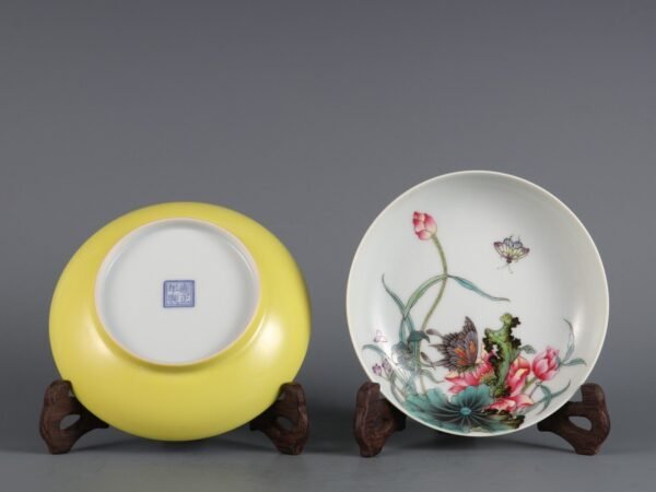 four seasons flower small plates made in the Yongzheng period of the Qing Dynasty - Image 2