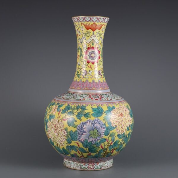 famille rose peony pattern appreciation vase made in the Yongzheng period of the Qing Dynasty - Image 2