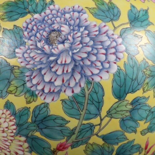 famille rose peony pattern appreciation vase made in the Yongzheng period of the Qing Dynasty - Image 4