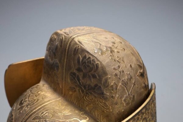 Qing Dynasty, hammered copper, gilded, official hat ornament with interesting lotus pond - Image 6