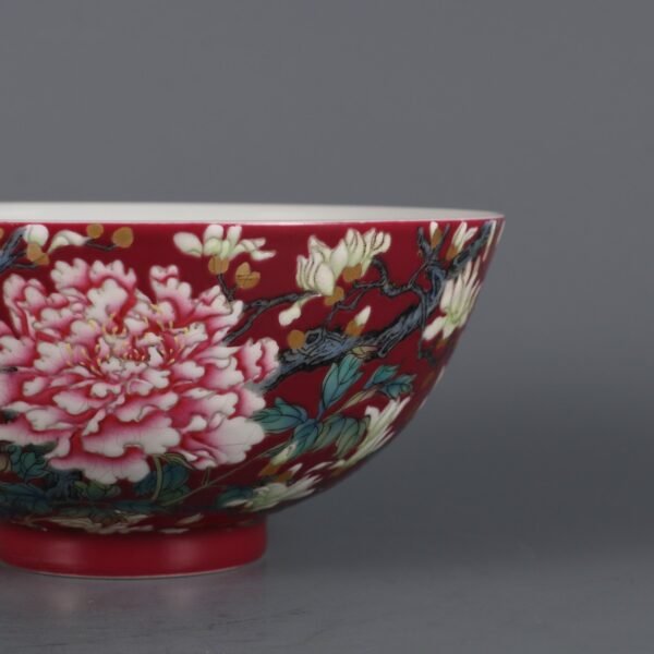 A palace bowl with magnolia flower pattern on a rouge-red ground and gilded enamel - Image 2