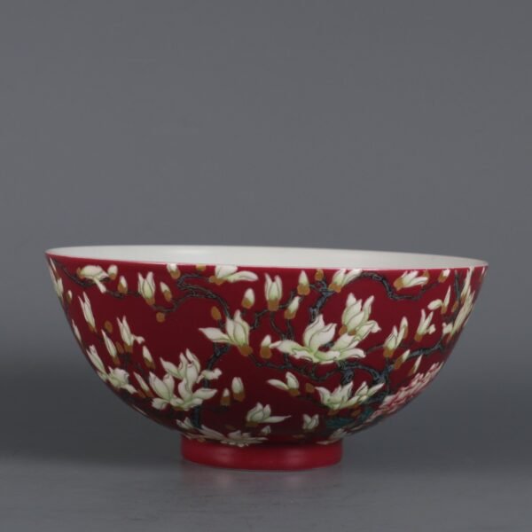 A palace bowl with magnolia flower pattern on a rouge-red ground and gilded enamel - Image 4